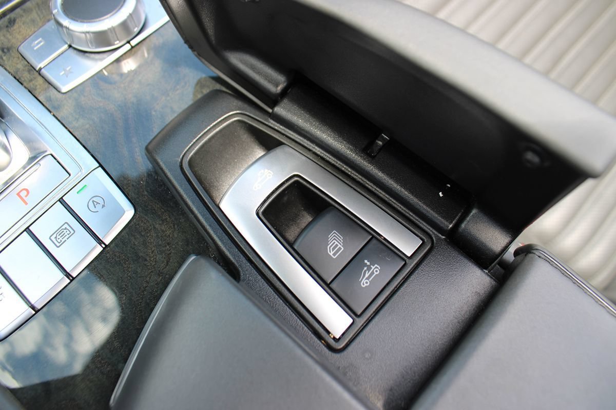 Used 2017 Mercedes-Benz SL 550 image 35
