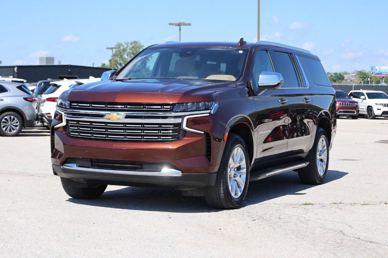 Used 2023 Chevrolet Suburban Premier AWD/4WD image 6