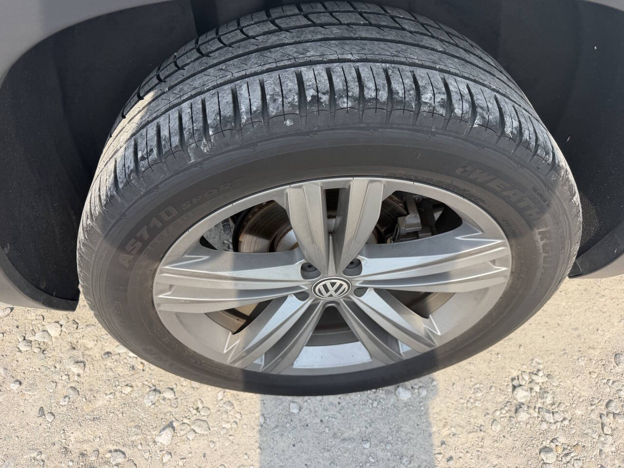 Used 2018 Volkswagen Atlas SEL AWD/4WD image 11