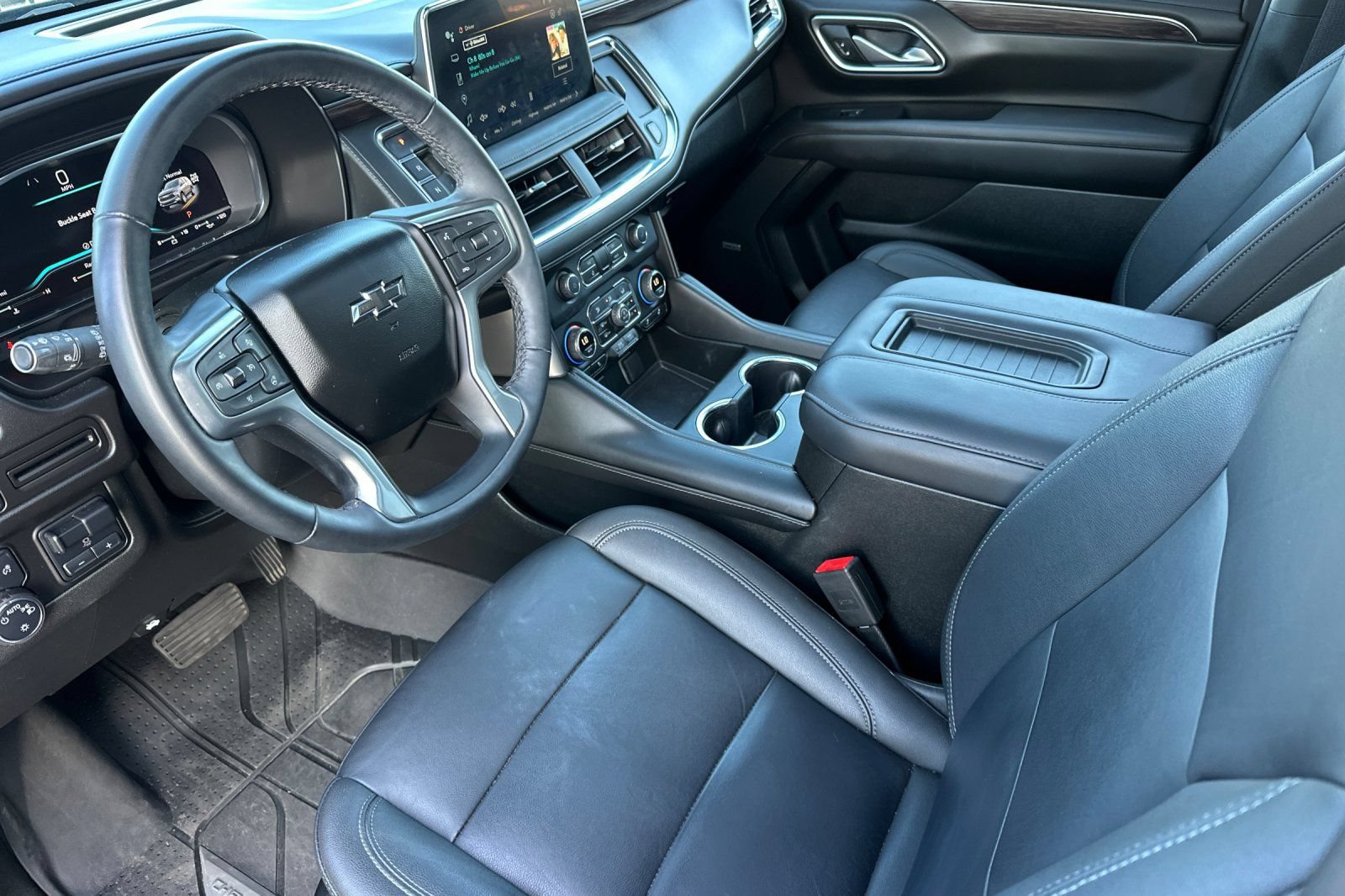 Used 2024 Chevrolet Suburban Z71 w/ Luxury Package AWD/4WD image 10