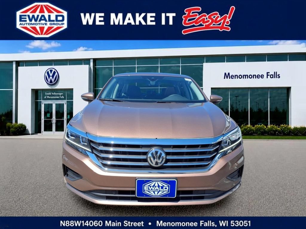Used 2020 Volkswagen Passat 2.0T SEL FWD image 2