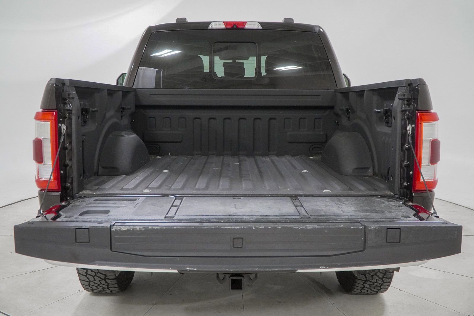 Used 2021 Ford F150 Lariat w/ Max Trailer Tow Package image 9