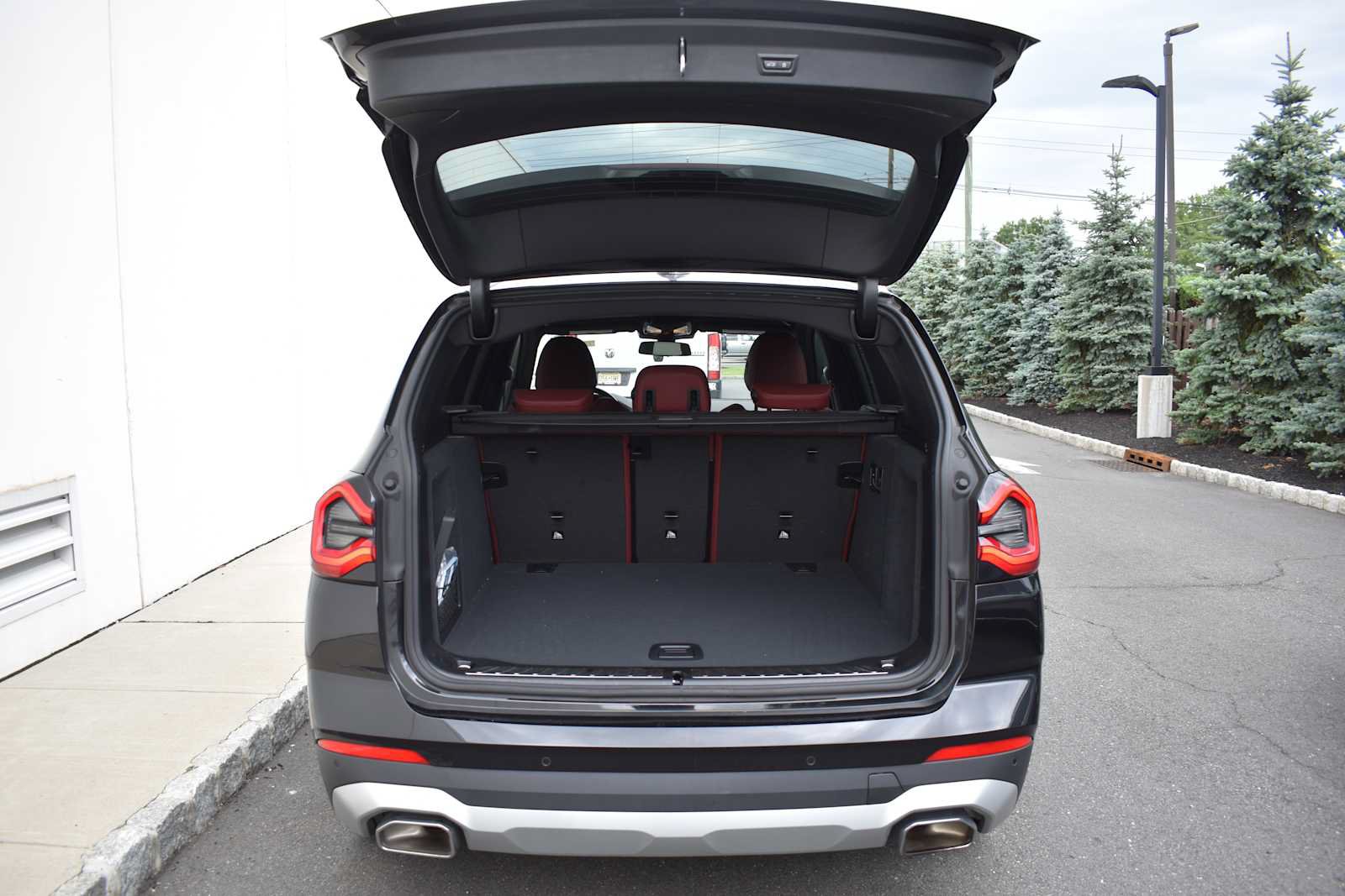 Used 2024 BMW X3 xDrive30i w/ Premium Package AWD/4WD image 8