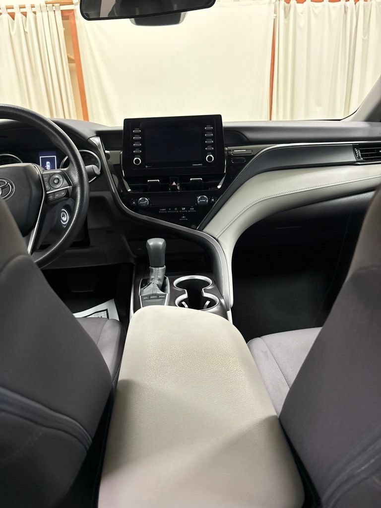 Used 2024 Toyota Camry LE FWD image 18