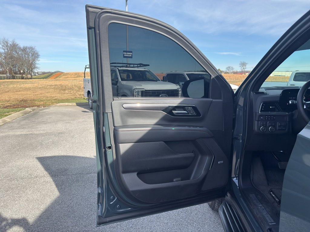 Used 2025 Chevrolet Tahoe RST w/ Comfort Package image 19