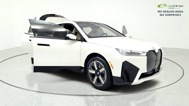 Used 2023 BMW iX xDrive50 w/ Sport Package AWD/4WD image 11