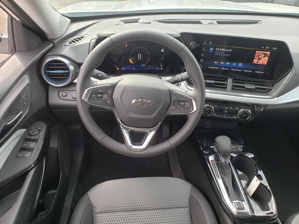 New 2026 Chevrolet Trax LT w/ Sunroof Package FWD image 19