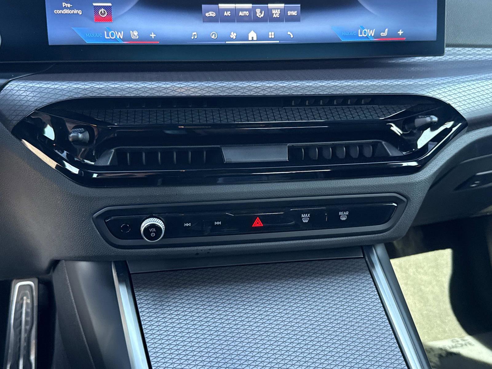 Used 2025 BMW M340i image 26