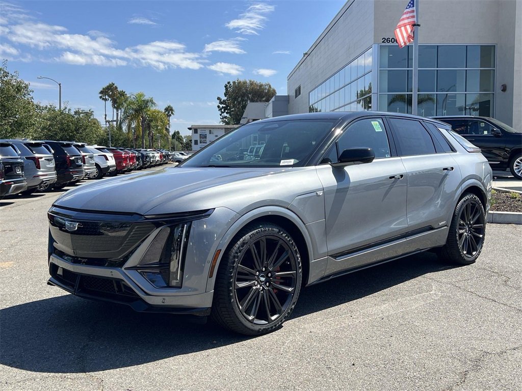 New 2026 Cadillac Lyriq V image 8