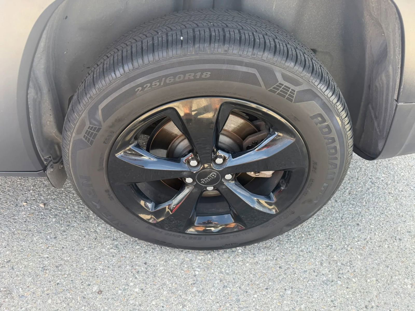 Used 2018 Jeep Cherokee Latitude w/ Altitude Package image 10