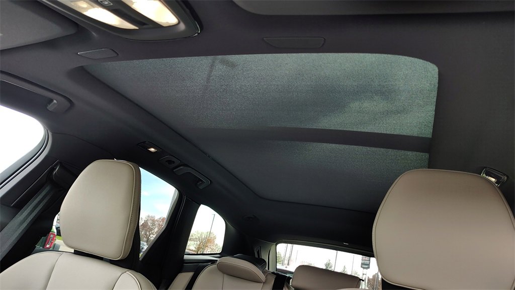 New 2026 Volvo XC60 B5 Plus w/ Climate Package image 25