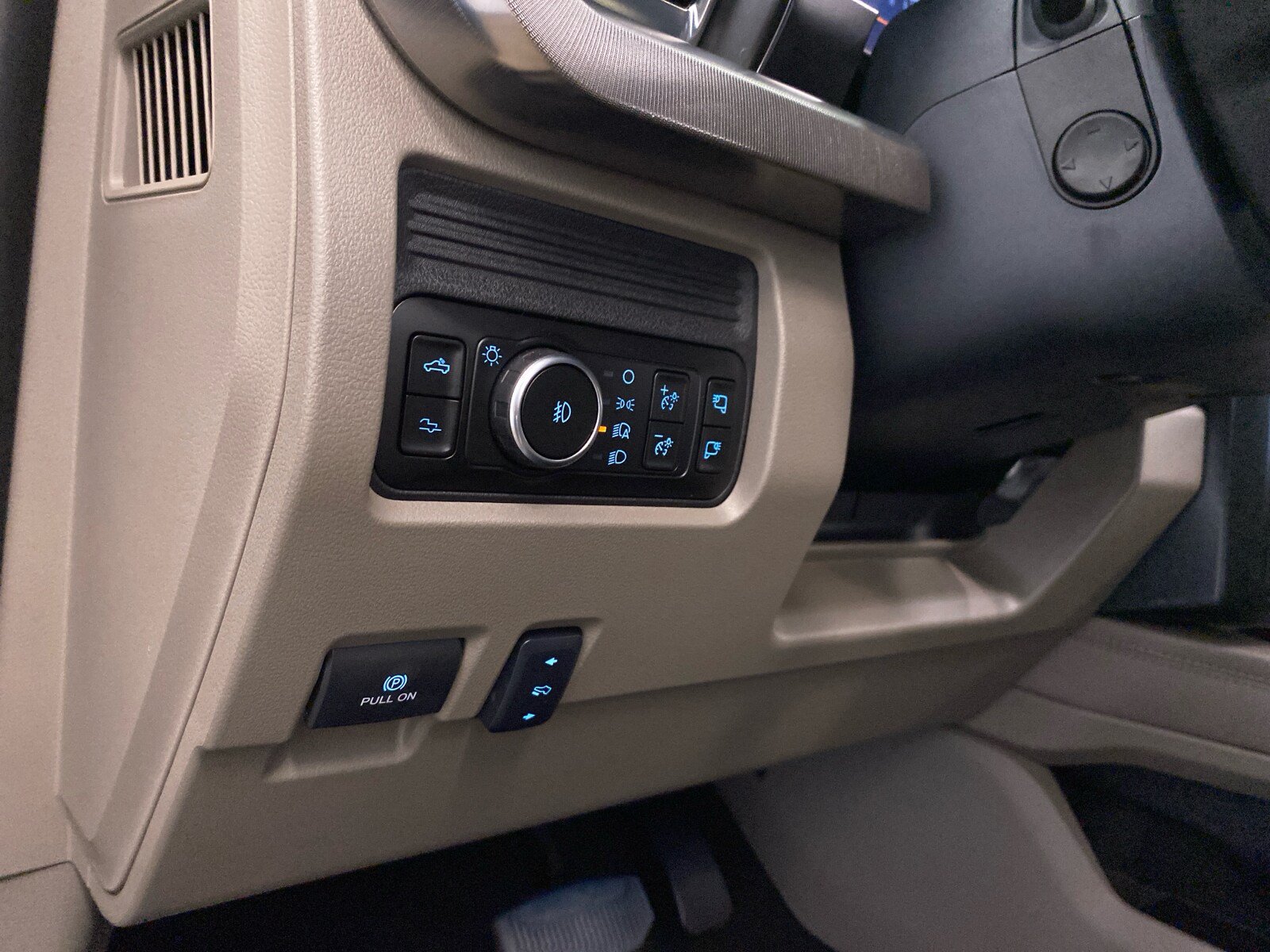 New 2026 Ford F350 Platinum w/ Platinum Plus Package AWD/4WD image 26