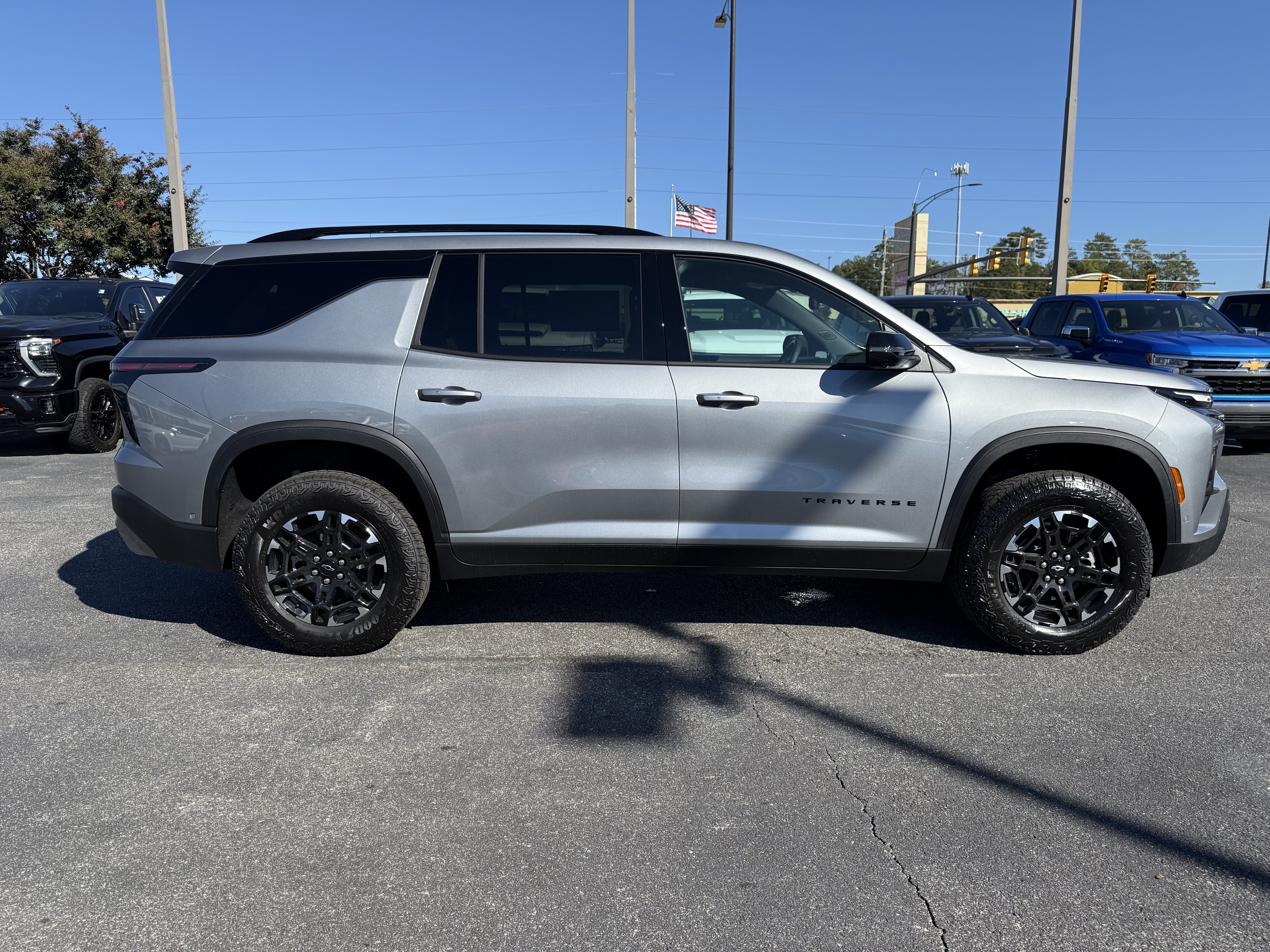 New 2027 Chevrolet Traverse Z71 w/ Enhanced Driving Package AWD/4WD image 11