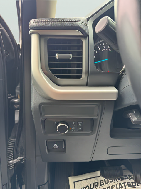 Used 2024 Ford Expedition XLT AWD/4WD image 29