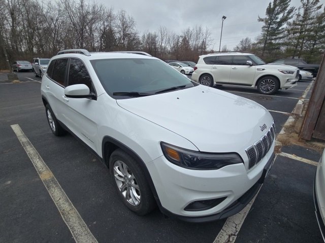 Used 2019 Jeep Cherokee Latitude w/ Cold Weather Group image 9