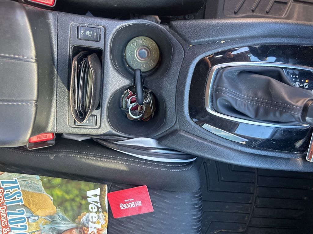 Used 2020 Nissan Rogue SV w/ Premium Package image 16