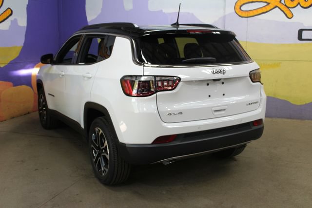 Used 2023 Jeep Compass Limited w/ Sun and Sound Group AWD/4WD image 6