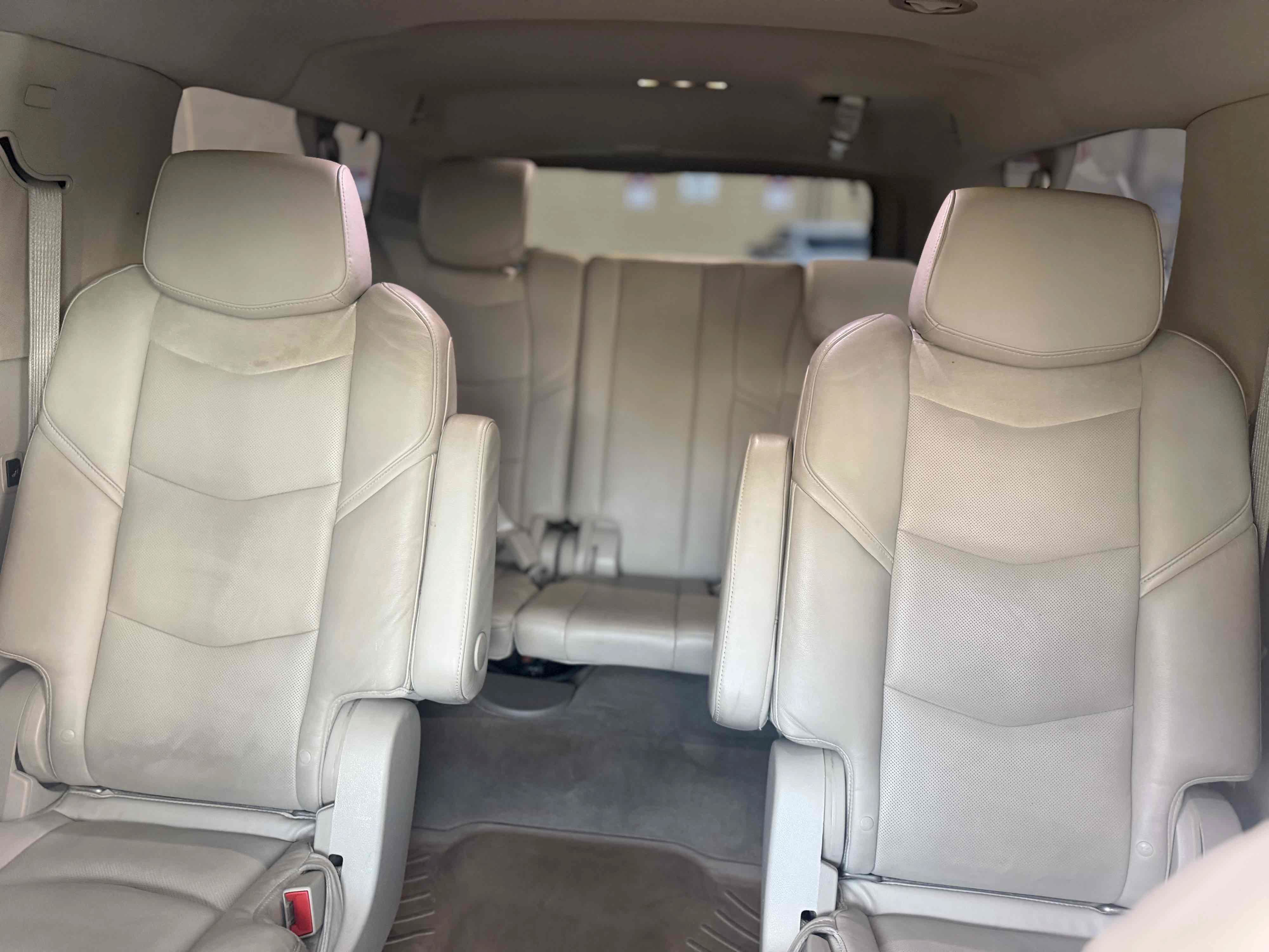 Used 2020 Cadillac Escalade ESV Luxury AWD/4WD image 34