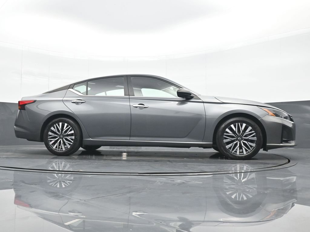 Used 2024 Nissan Altima 2.5 SV image 22