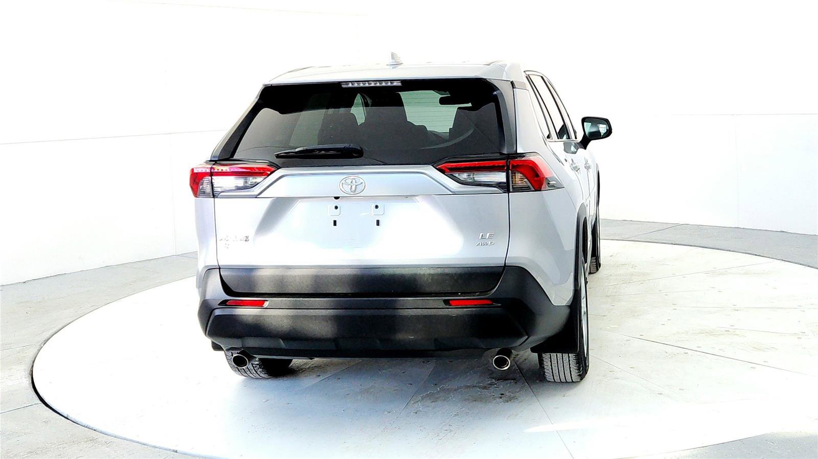 Certified 2022 Toyota RAV4 LE image 5