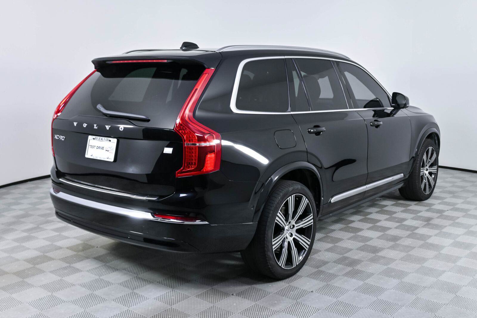 Certified 2024 Volvo XC90 T8 Plus w/ Protection Package Premier AWD/4WD image 27