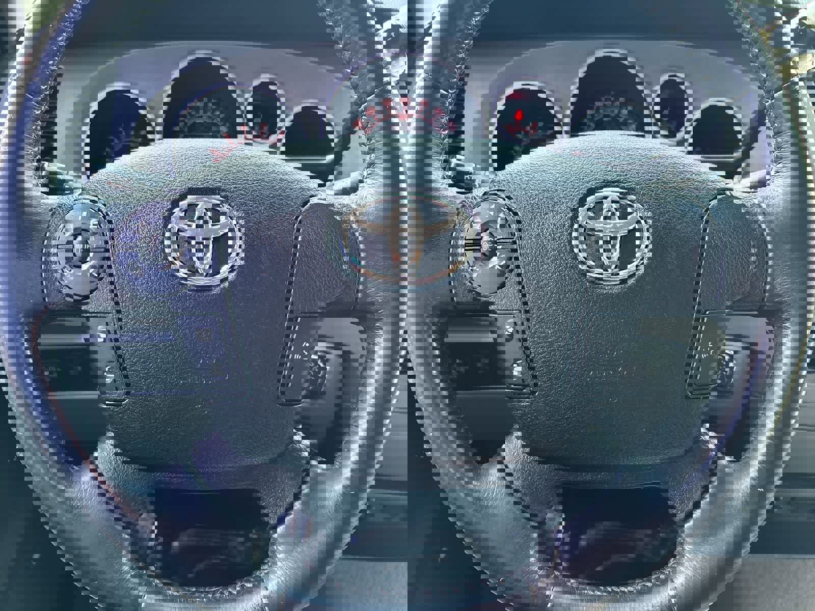 Used 2010 Toyota Tundra 4x4 CrewMax image 13