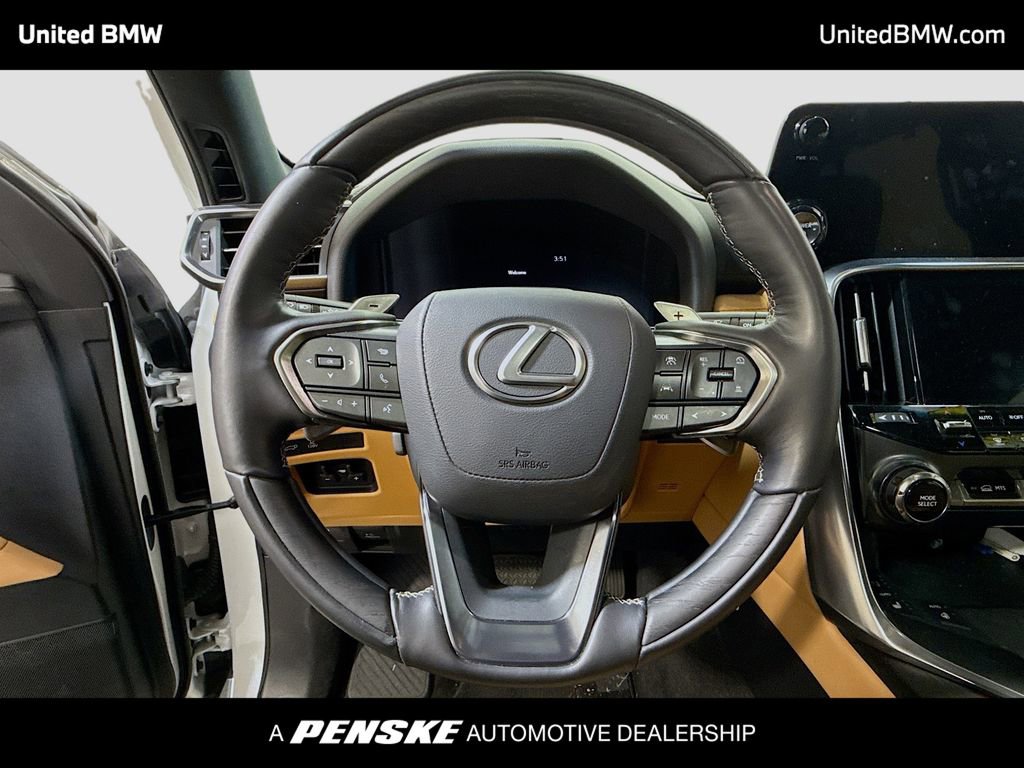 Used 2025 Lexus LX 700h Luxury AWD/4WD image 6
