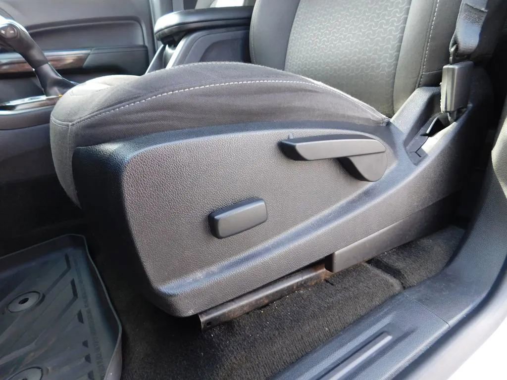 Used 2015 GMC Canyon SLE w/ SLE Convenience Package image 17