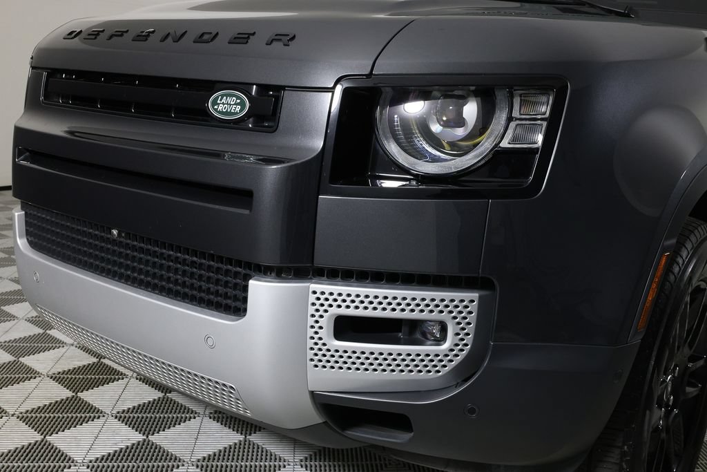 Used 2025 Land Rover Defender 110 S AWD/4WD image 39