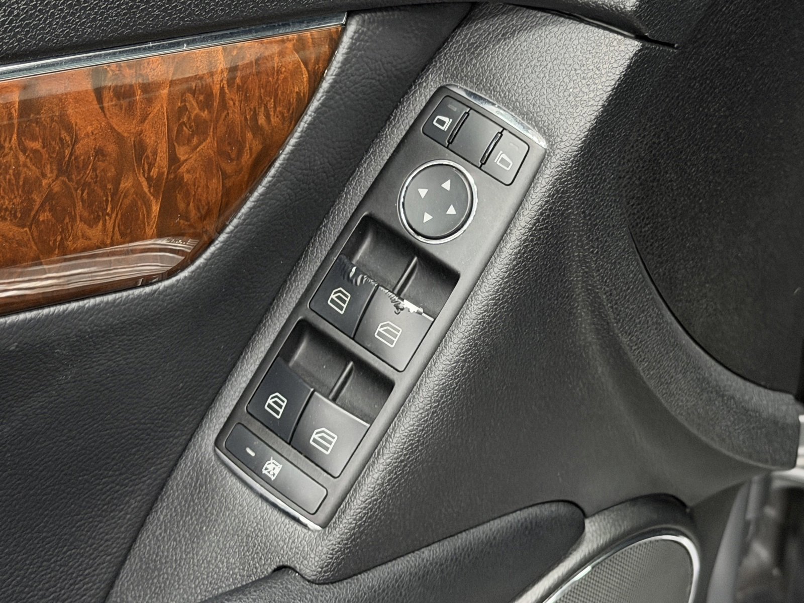 Used 2009 Mercedes-Benz C 300 Sedan image 21