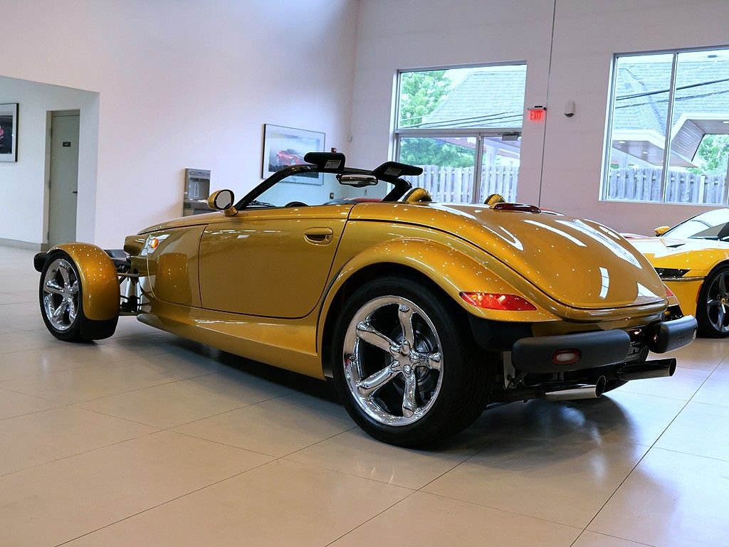 Used 2002 Chrysler Prowler RWD image 2