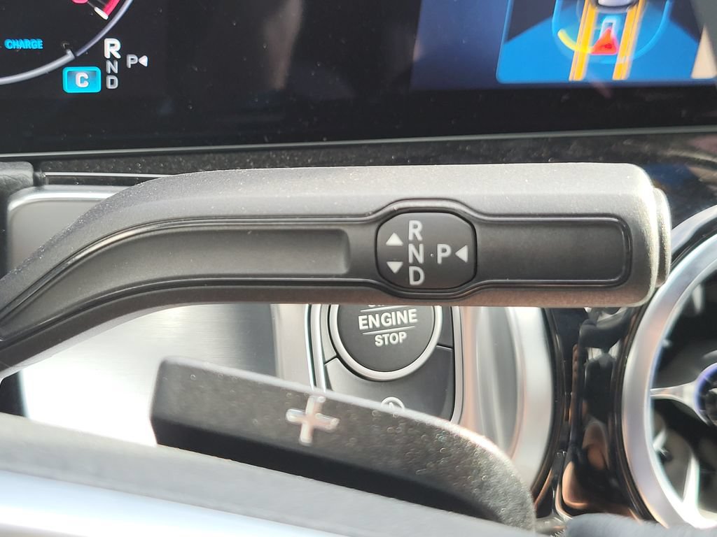 Used 2025 Mercedes-Benz GLB 250 4MATIC image 29