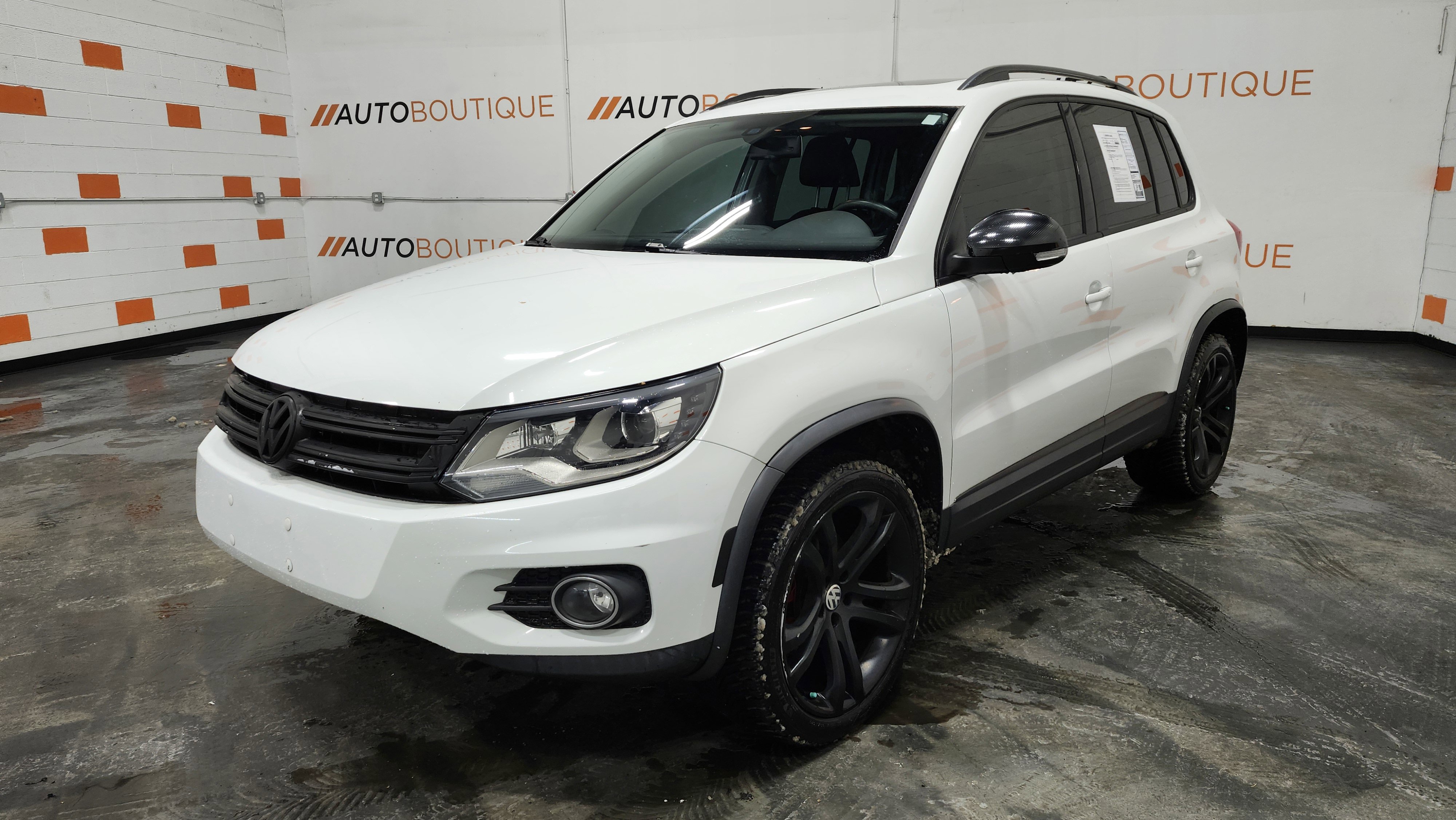 Used 2017 Volkswagen Tiguan SEL image 11