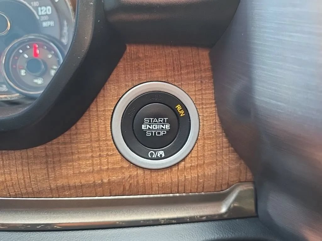 Used 2021 RAM 1500 Limited AWD/4WD image 34
