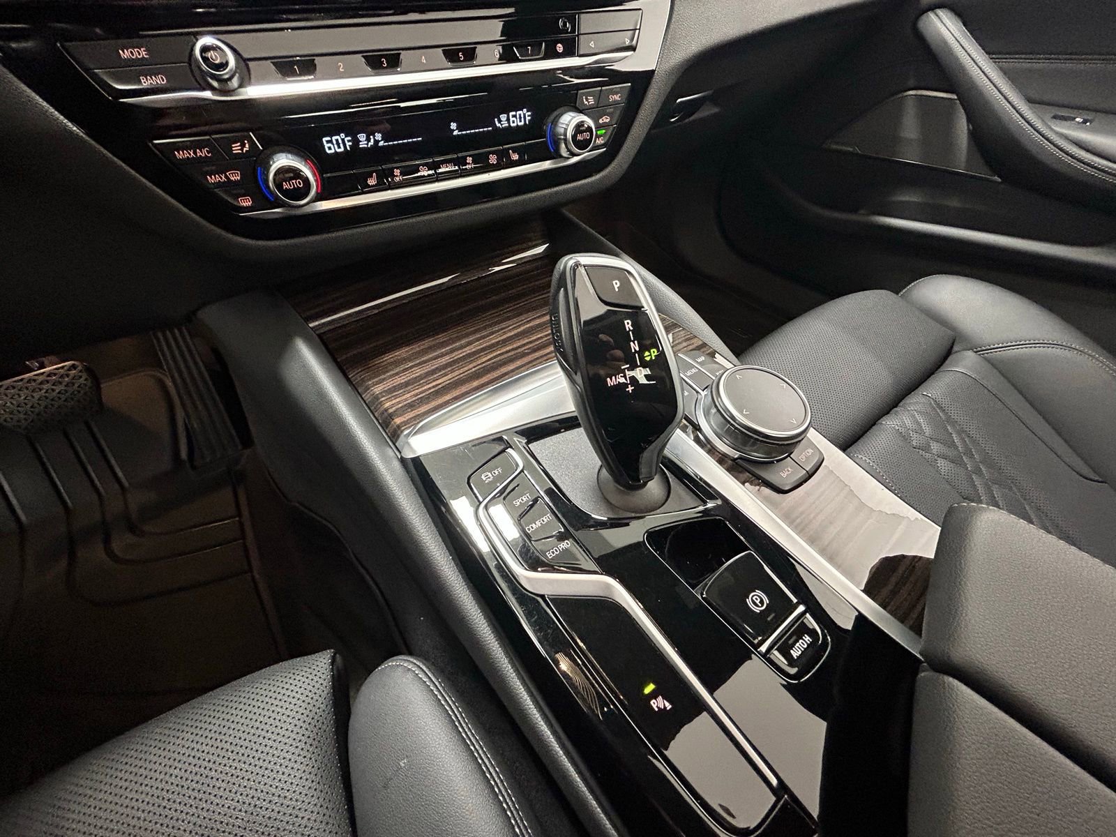 Used 2023 BMW 530i xDrive w/ Premium Package image 22