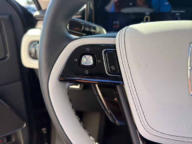New 2027 Lincoln Aviator AWD image 29