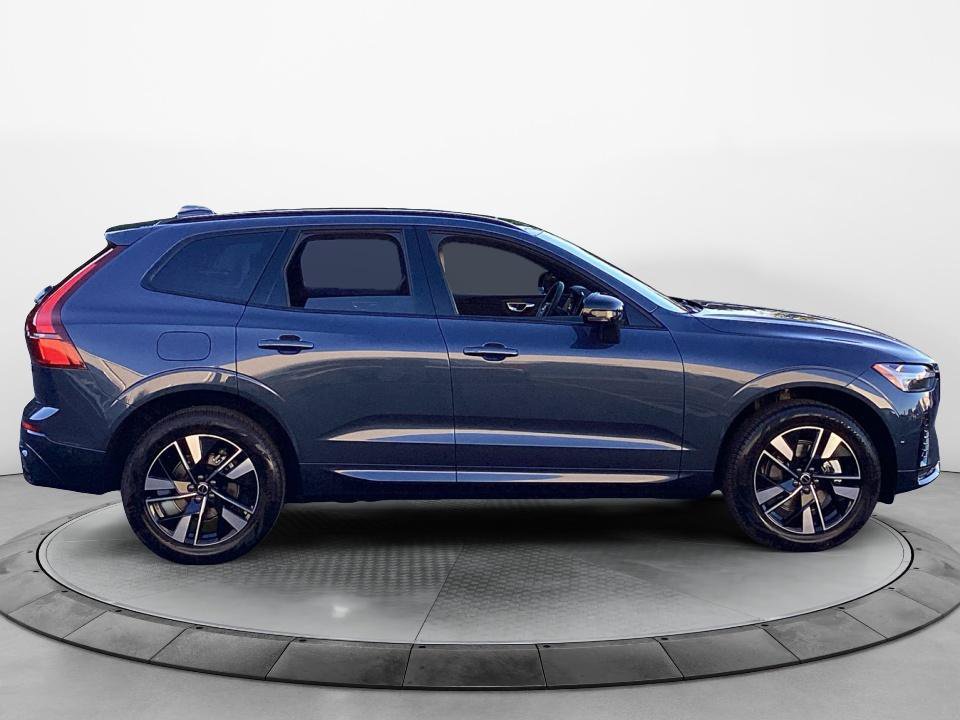 New 2027 Volvo XC60 B5 Plus AWD/4WD image 8
