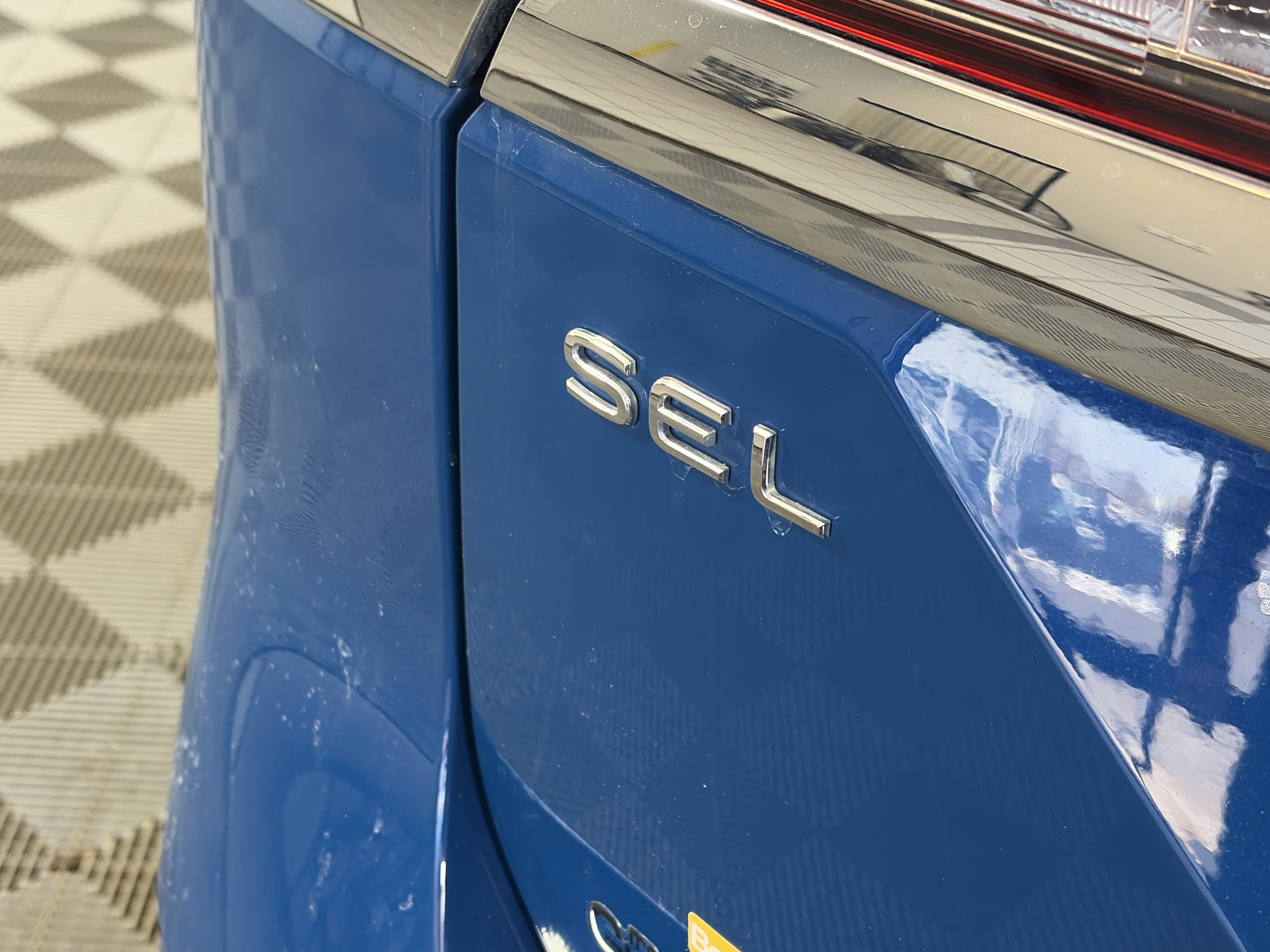 Used 2025 Volkswagen Atlas SEL image 19