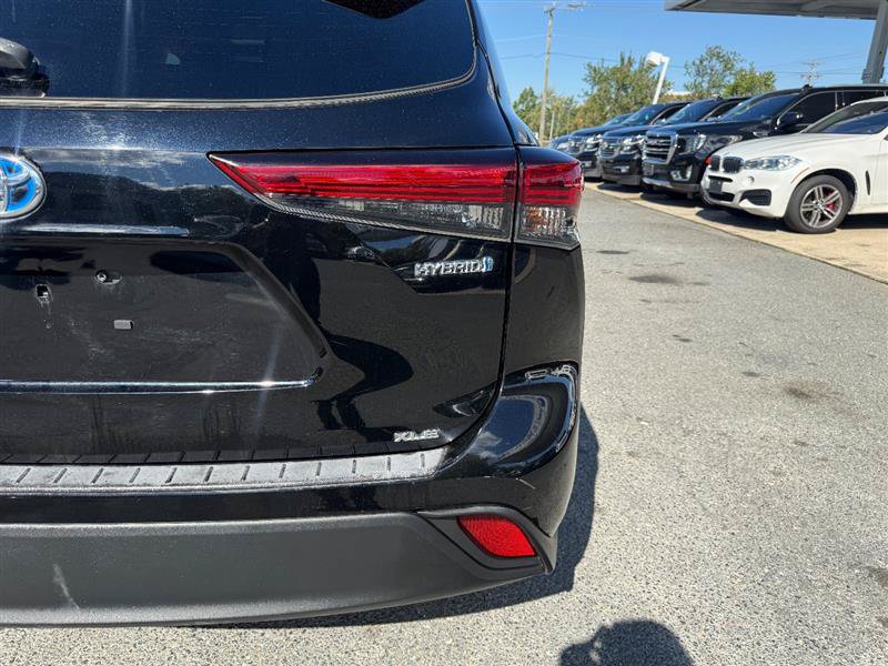 Used 2023 Toyota Highlander XLE FWD image 27
