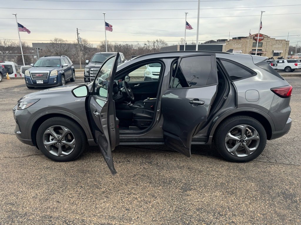 Used 2024 Ford Escape ST-Line w/ Tech Pack #1 image 4