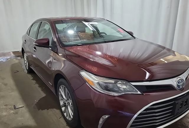 Used 2016 Toyota Avalon Limited w/ Toyota Safety Sense Package FWD image 2