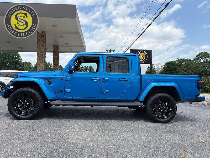 Used 2023 Jeep Gladiator Overland AWD/4WD image 3