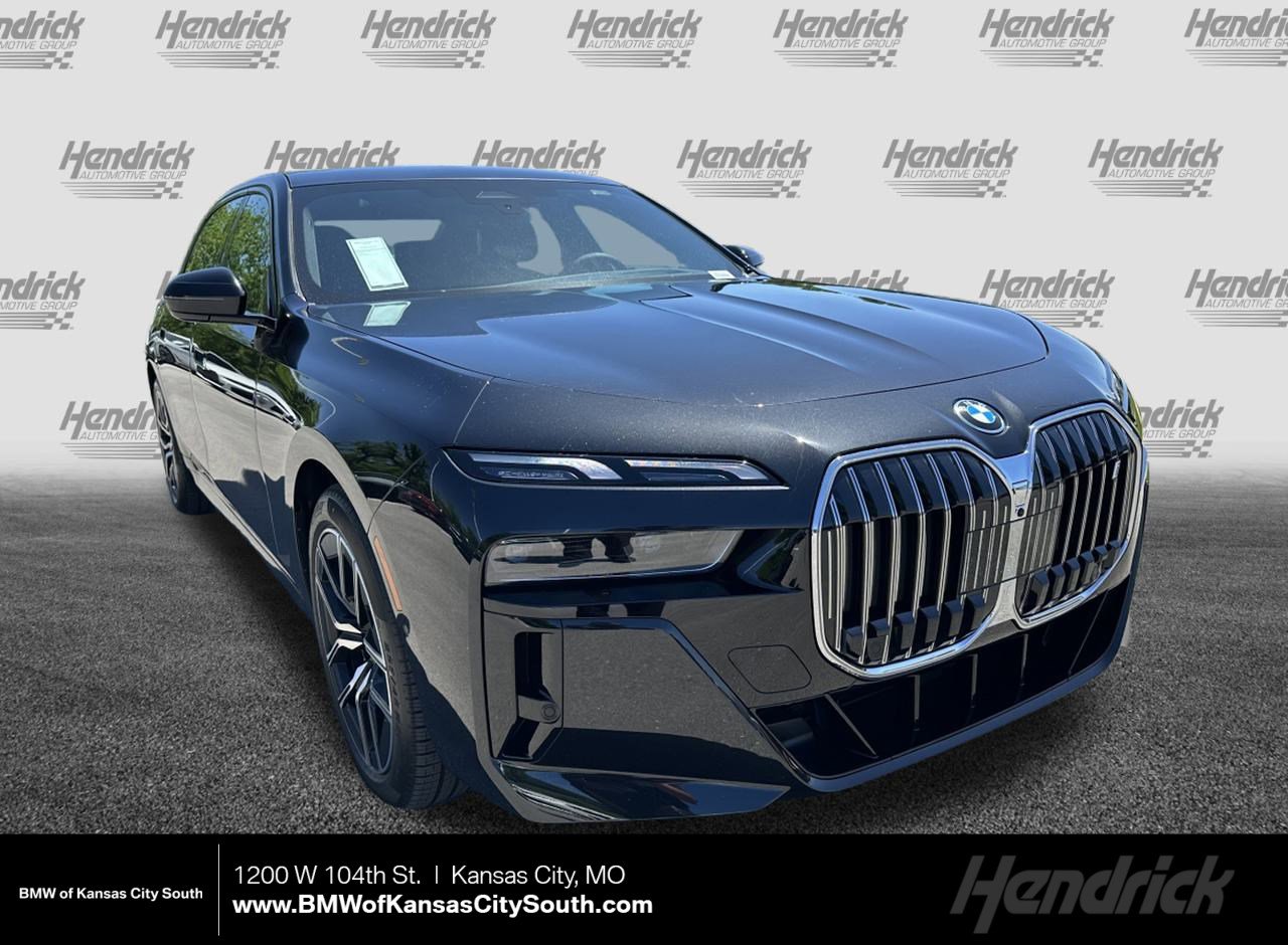 Used 2025 BMW i7 xDrive60 w/ M Sport Package RWD image 1