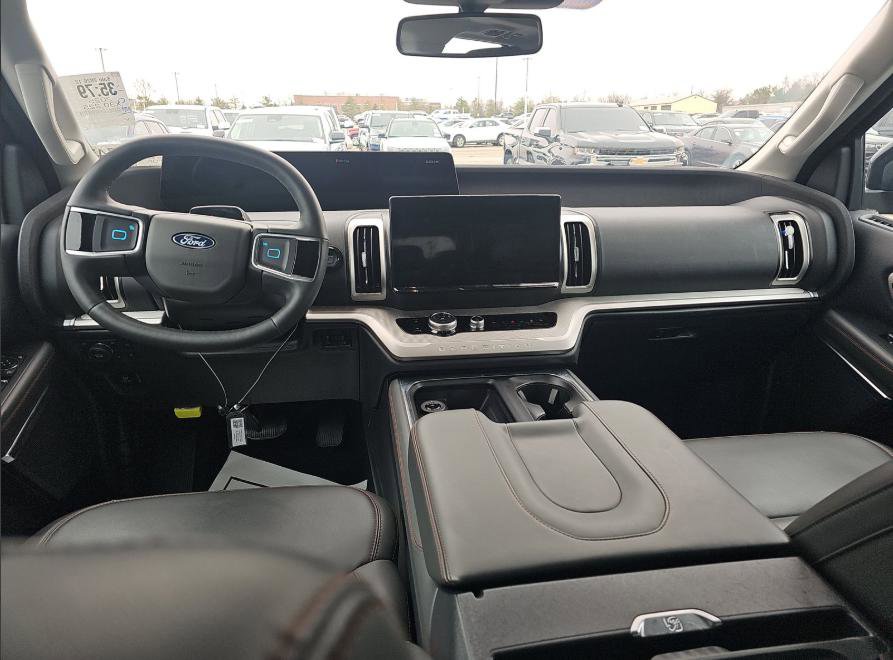 Used 2025 Ford Expedition Max Active image 12