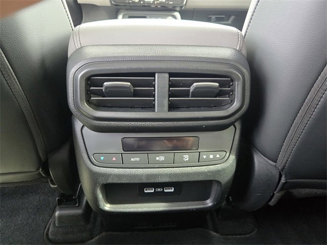 Used 2023 Honda Pilot Touring image 16