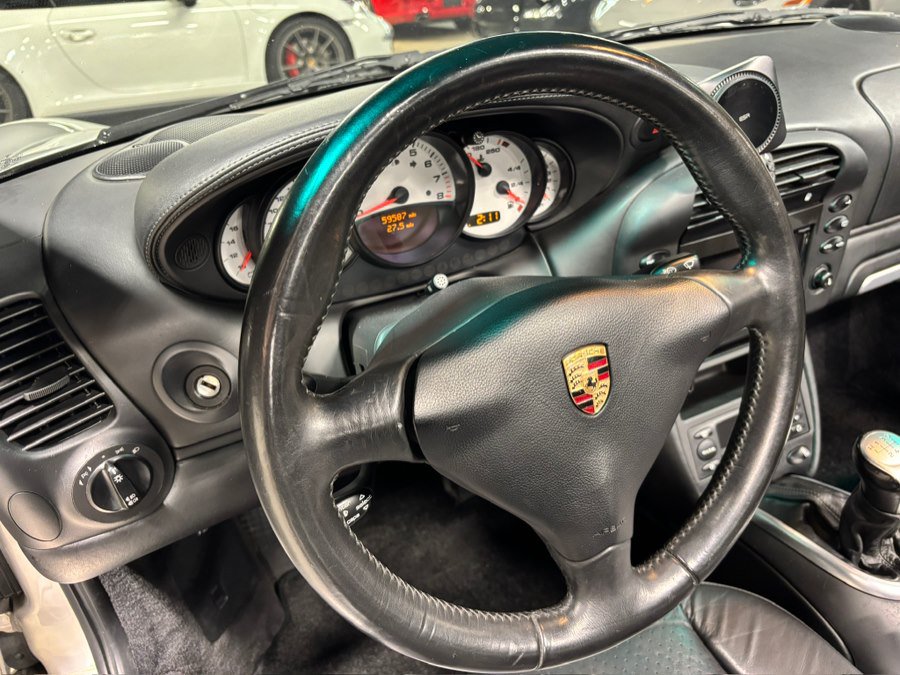 Used 2004 Porsche 911 Carrera 4S AWD/4WD image 5