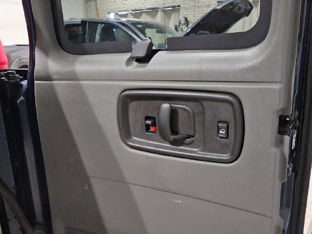 Used 2011 Chevrolet Express 1500 LT w/ LT Preferred Equipment Group AWD/4WD image 31