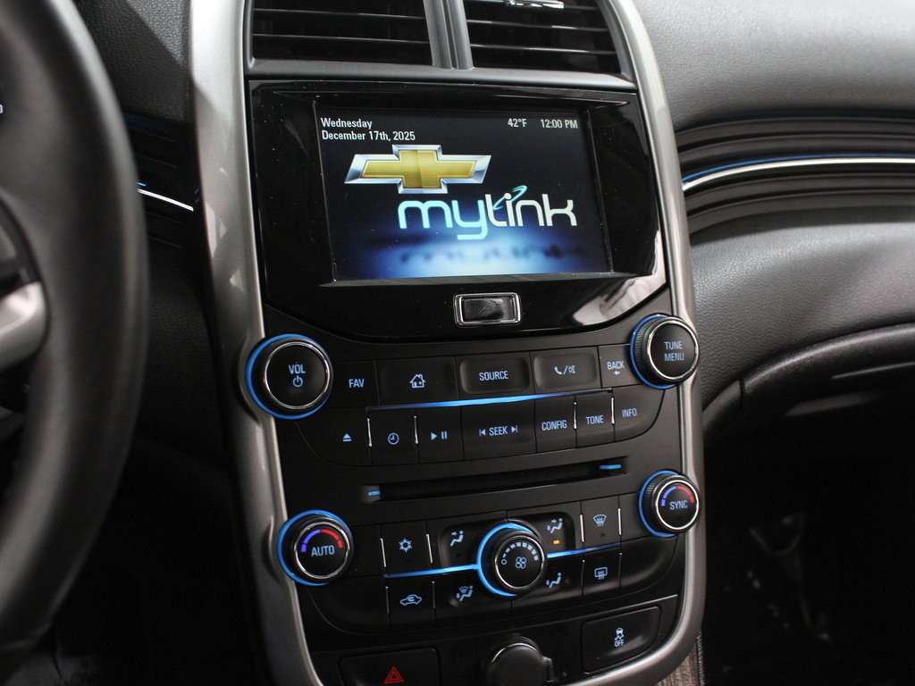 Used 2015 Chevrolet Malibu LT image 9