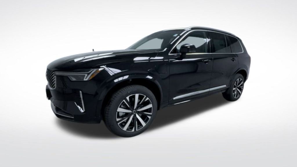 New 2025 Volvo XC90 T8 Core w/ Climate Package image 15