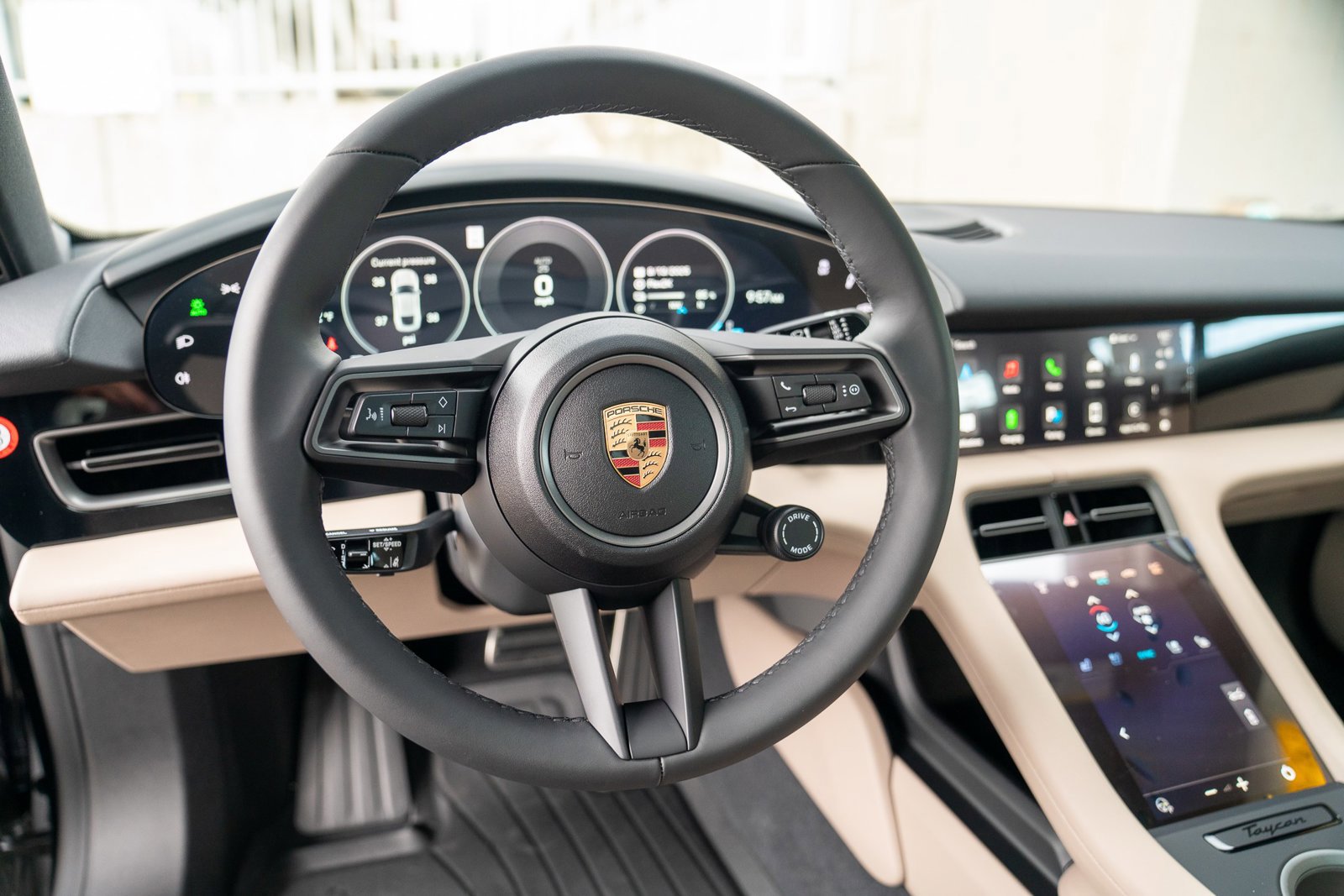 Certified 2025 Porsche Taycan image 12